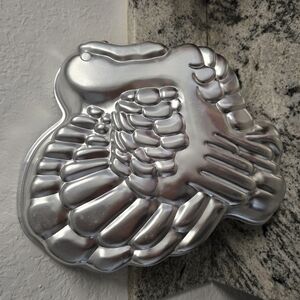 Wilton Silver Angel Wing Baking Mold